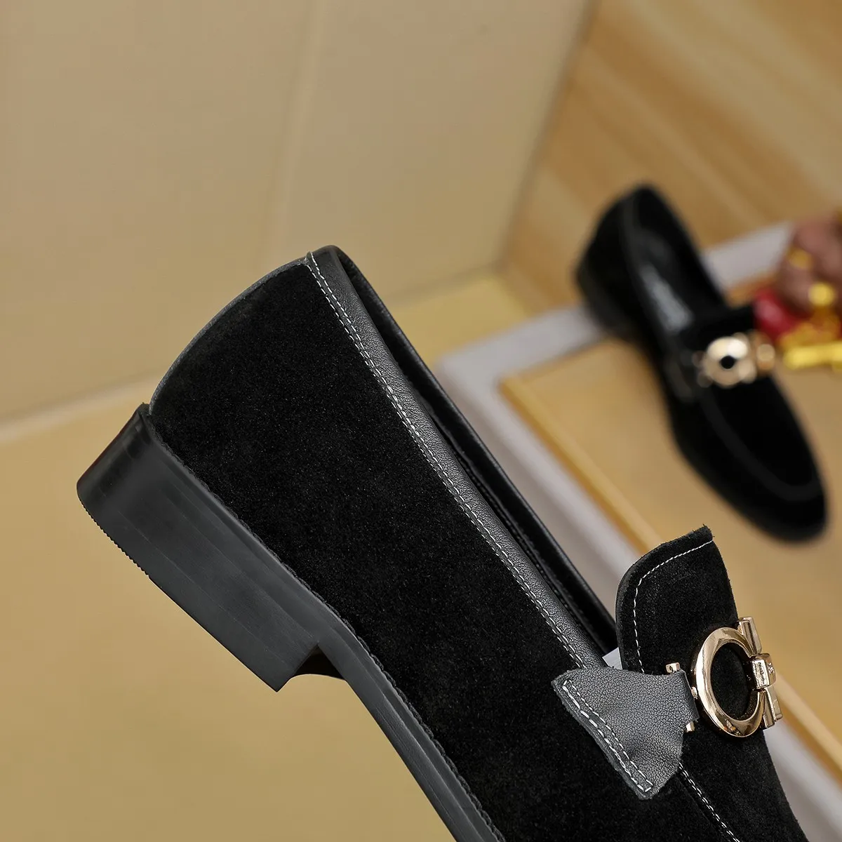 Men's shoes💰420🔥Ferragamo new men's formal shoes🇨🇳Official website original 1:1 mold opening, original quality💯Fine workmanship, high-end luxury shoes☘ The surface is made of imported Italian first-layer cowhide🌴🐑Leather lining🍓Rubber wear-resistant and non-slip outsole, breathable and comfortable to wear🍍The first choice for high-grade men, size 39-45 (38.46. Can be customized)
